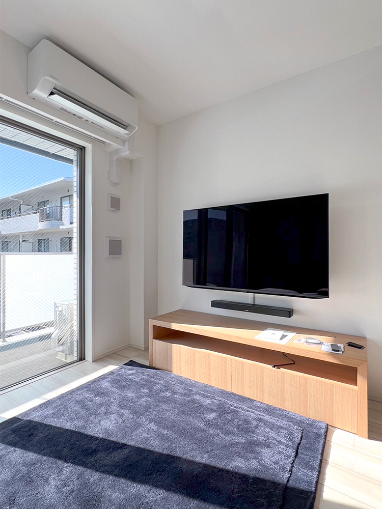 壁掛けテレビ