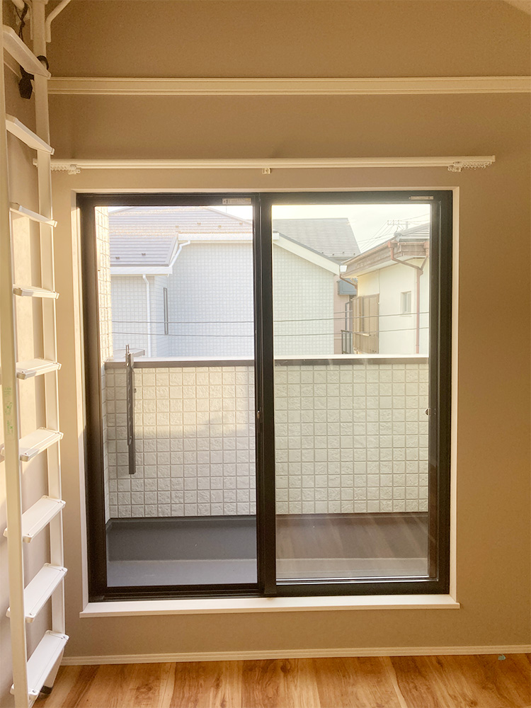 カーテンレール