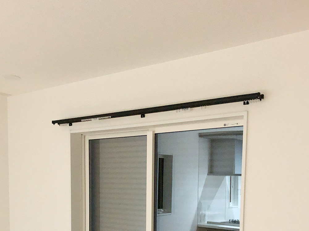 カーテンレール