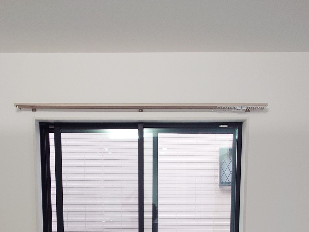 カーテンレール