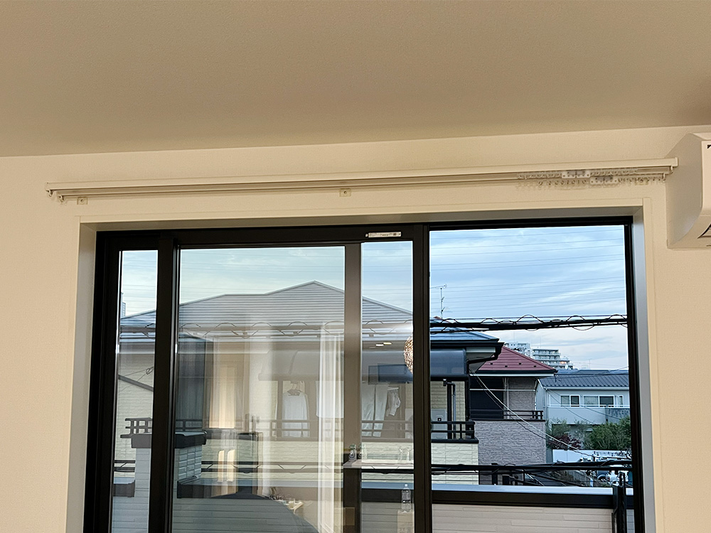 カーテンレール