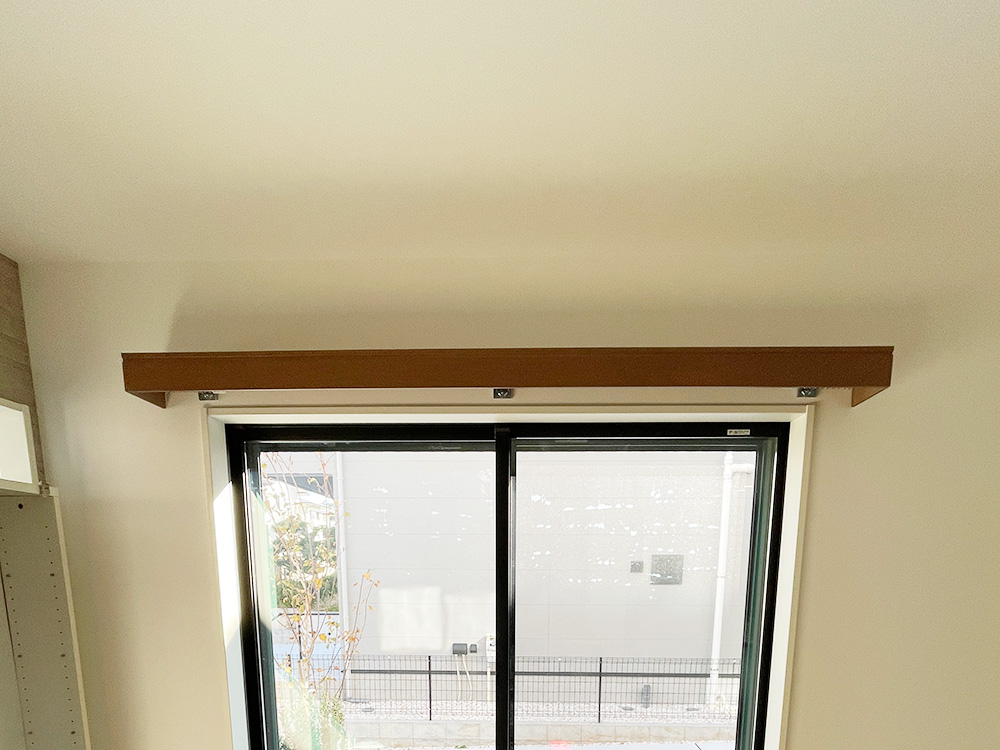 カーテンレール