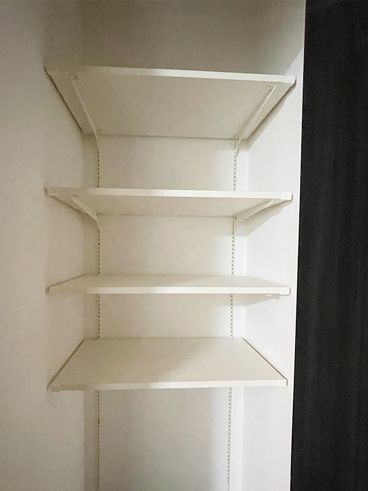 Movable shelf
