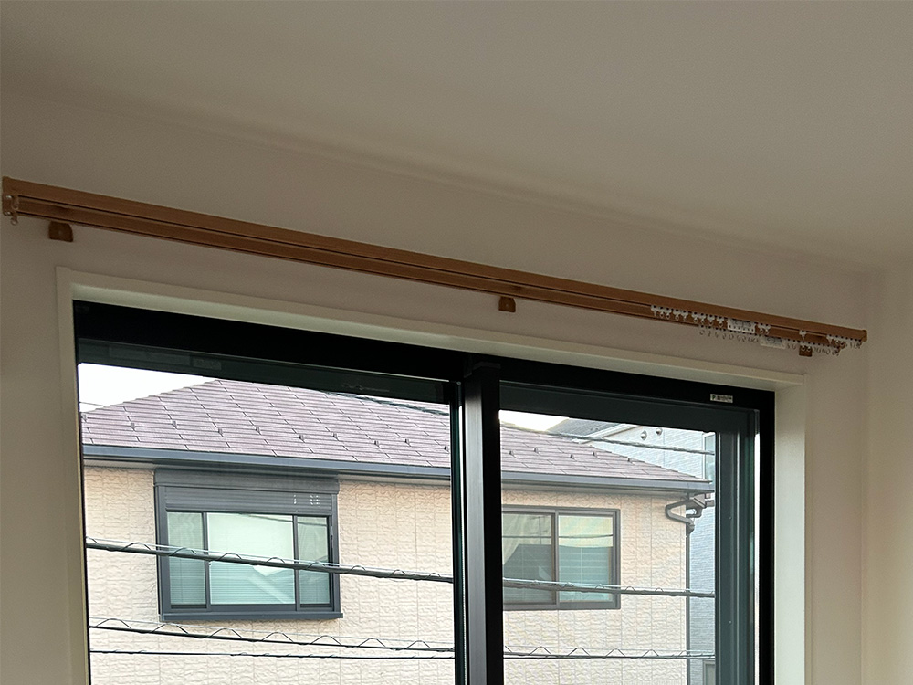 カーテンレール