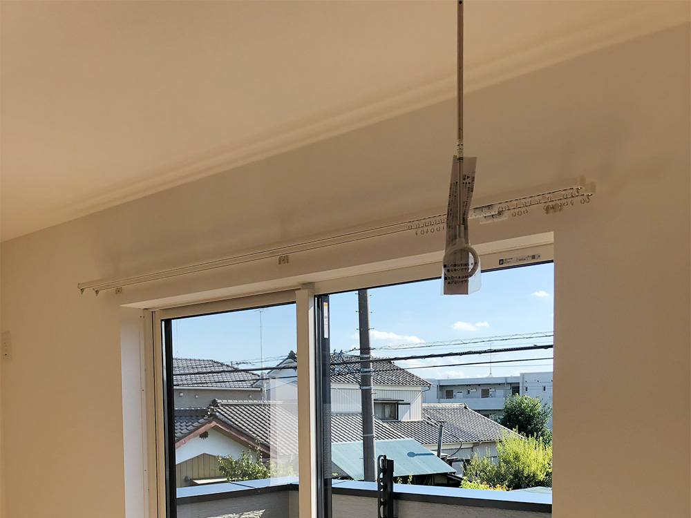 カーテンレール