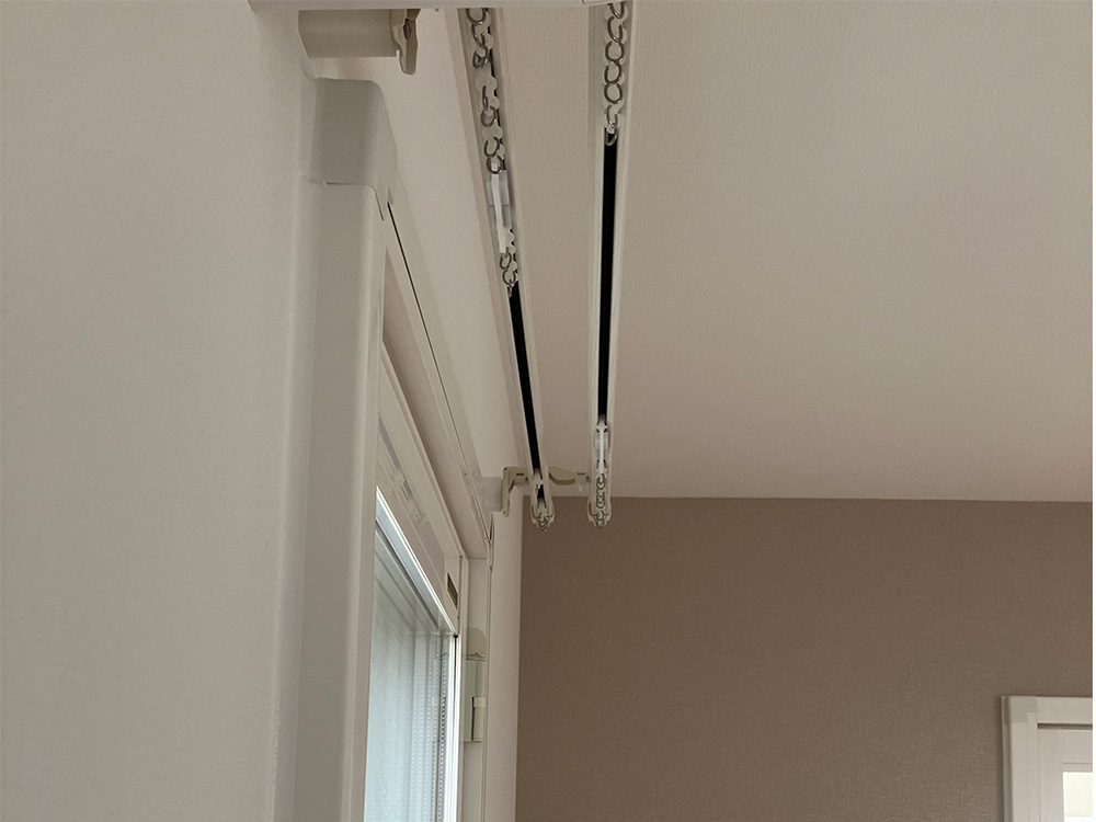 カーテンレール