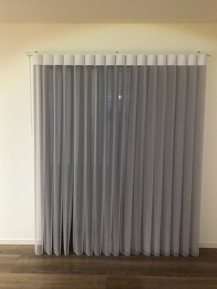 ロールスクリーン