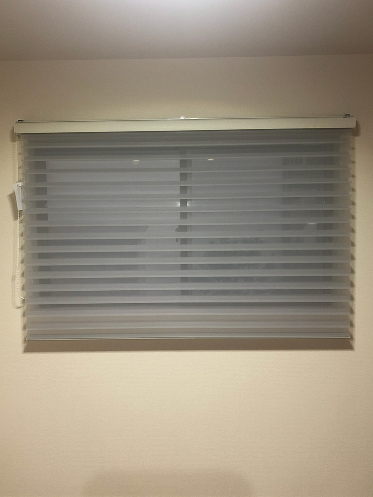 ロールスクリーン