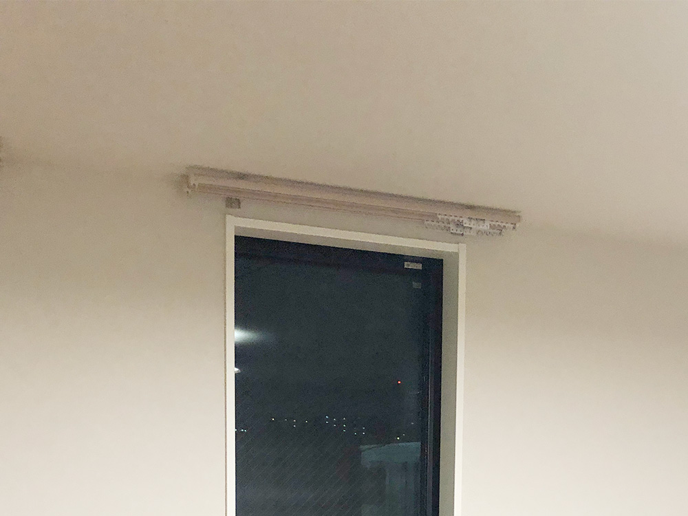 カーテンレール